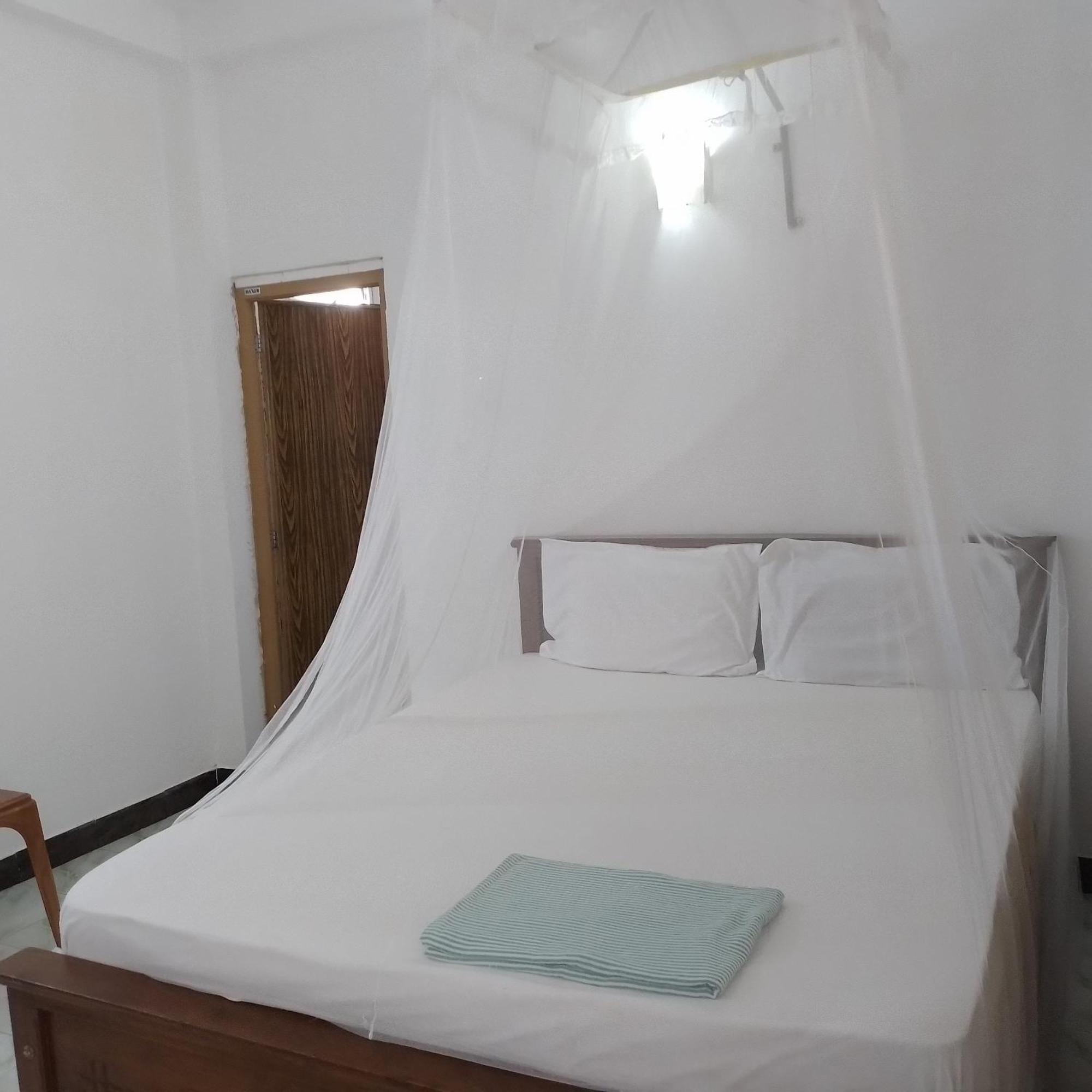 Hotel Sea Side Bay House à Weligama Chambre photo